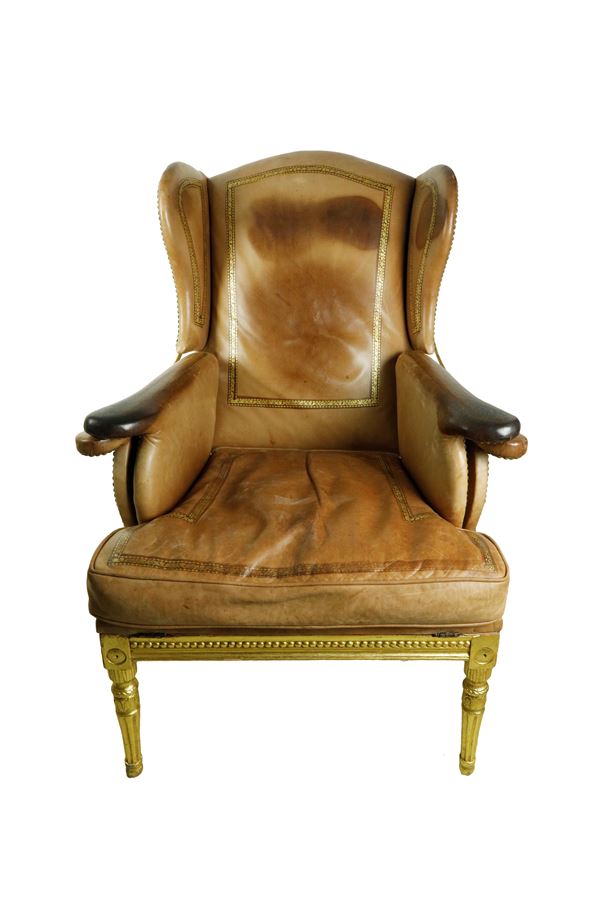 Poltrona Bergere-chaise longue in pelle con decori su seduta e schienale