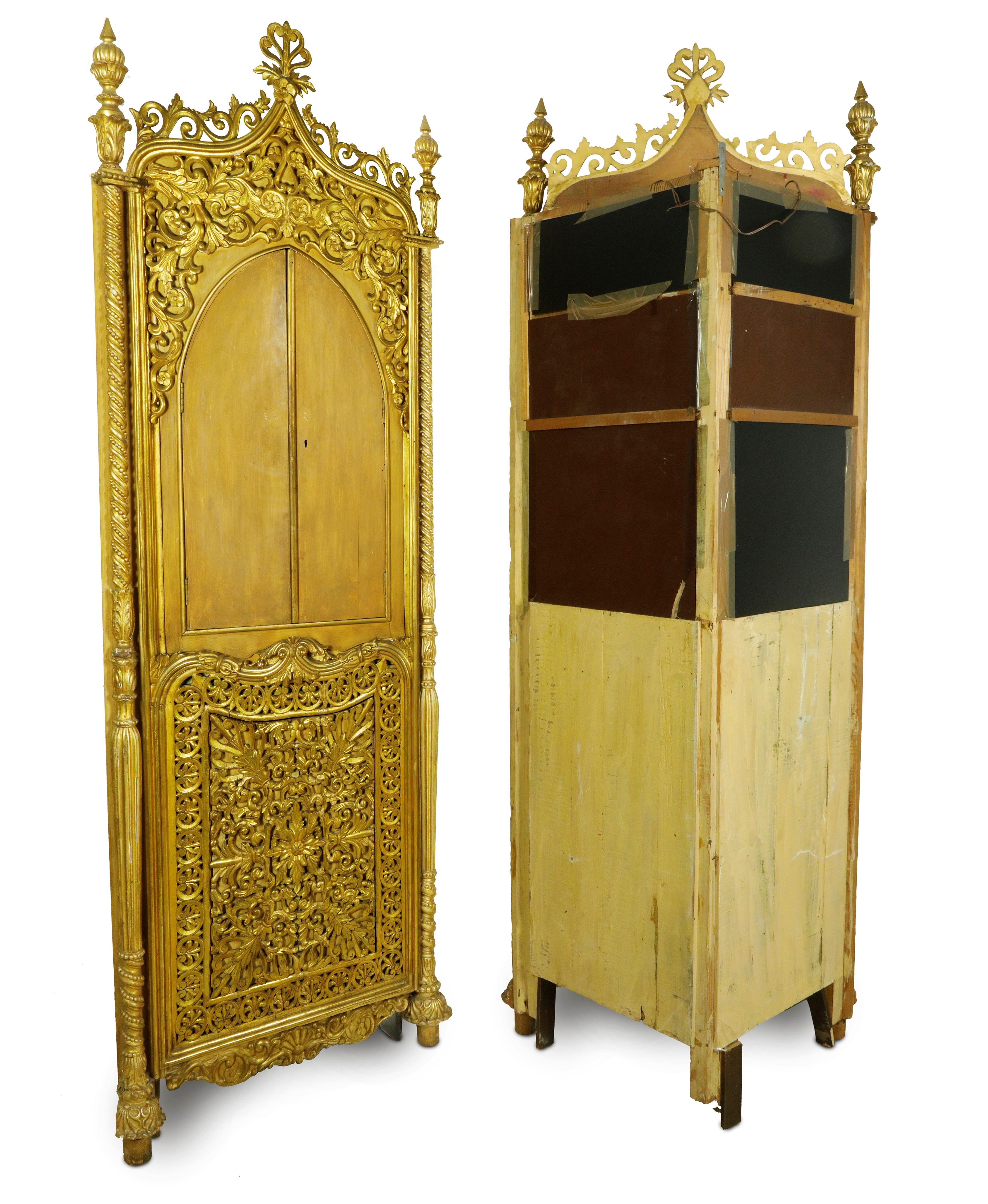 Coppia di angoliere Neogotiche