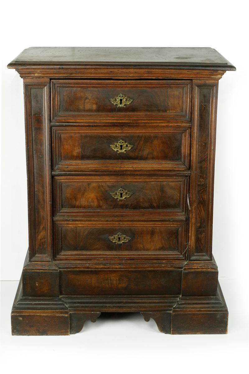 Piccolo cassettone .