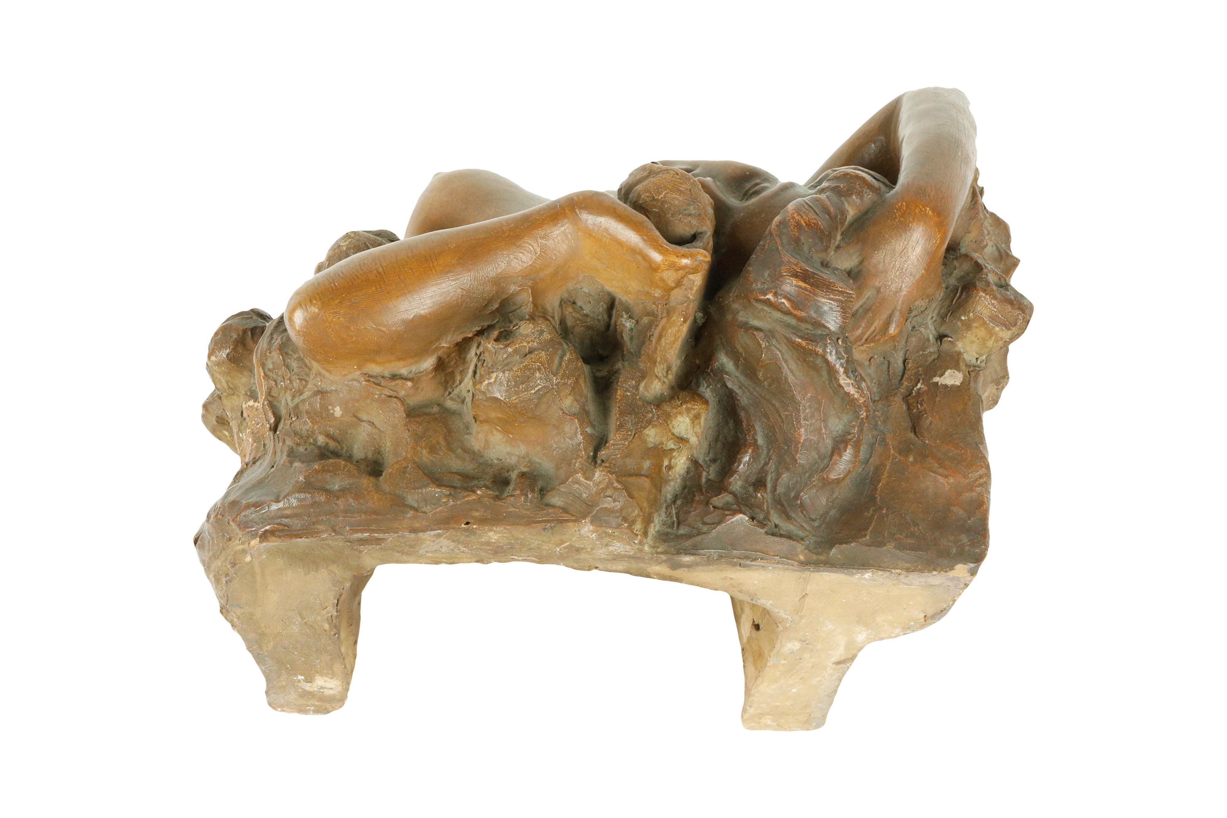Costantino Barbella - Scultura in terracotta 'Donna tra le rose'