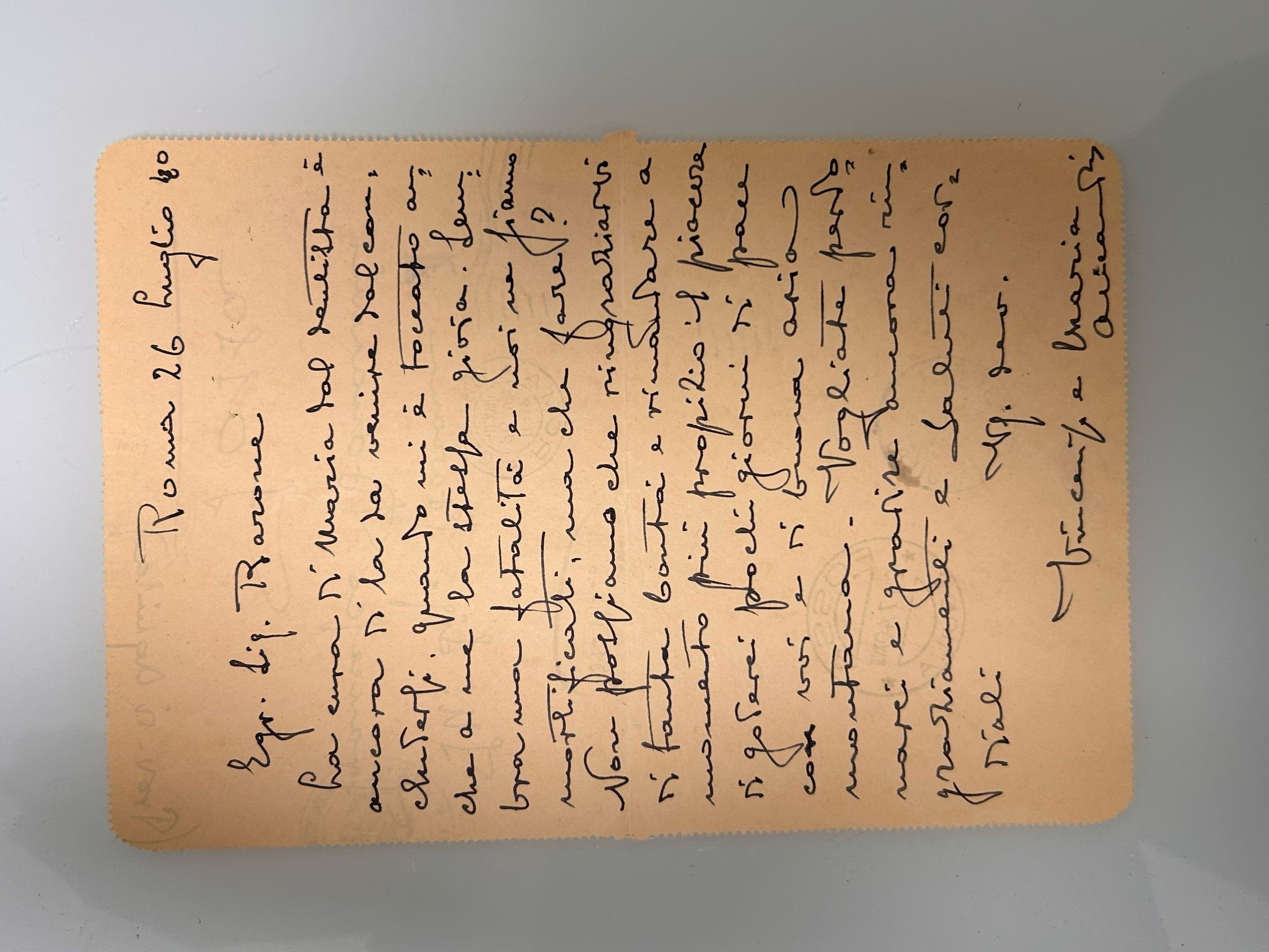 Folder contenente libri e cartoline, lettere di vari autori abruzzesi