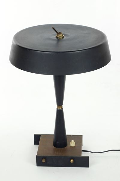 Stilux Milano, Lampada da tavolo a due luci con diffusore in alluminio laccato nero (1950 circa)