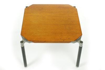 Tavolino quadrato “Urio” (produzione M.i.m), legno e alluminio pressofuso