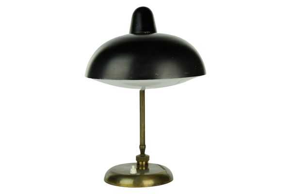 Lampada da tavolo anni 60 nera con plexiglass copri lampadina
