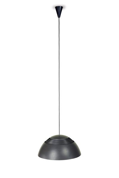 Lampadario modello “AJ” a sospensione, produzione Louis Poulsen (Danimarca), 1957
