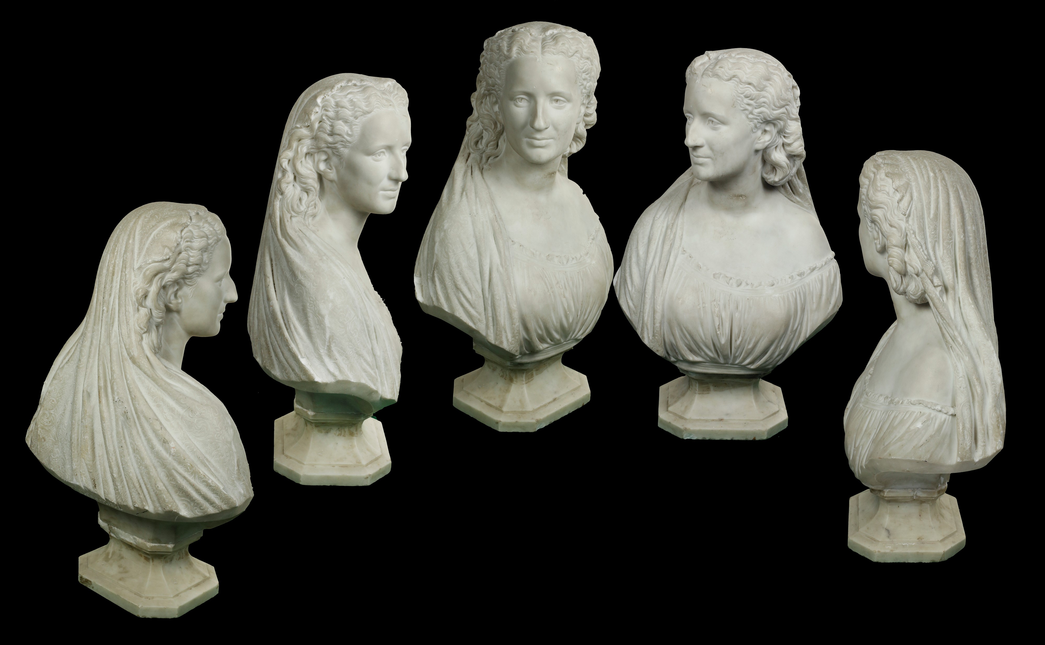 Busto muliebre in marmo bianco