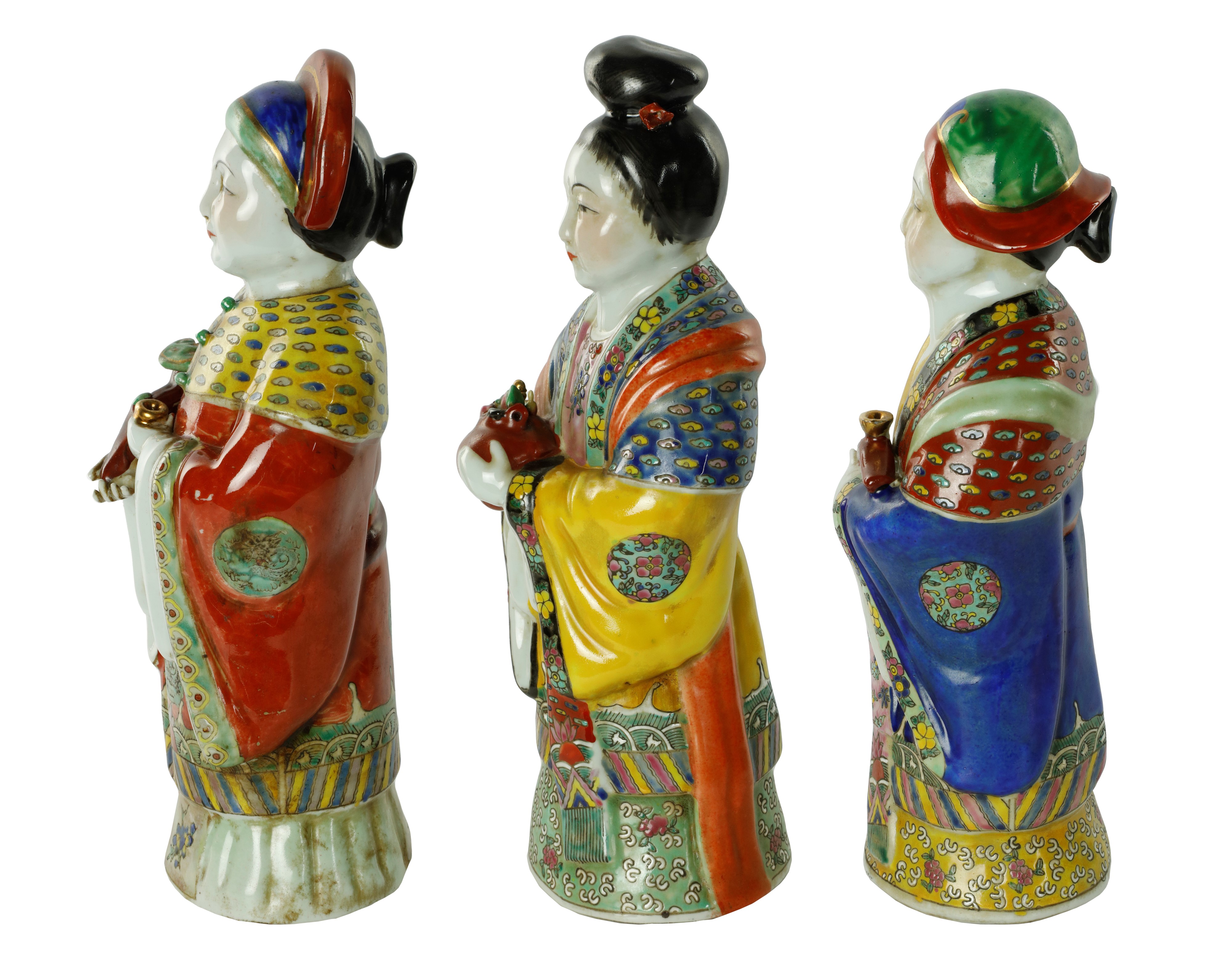 GRUPPO DI TRE FIGURE IN PORCELLANA - CINA-