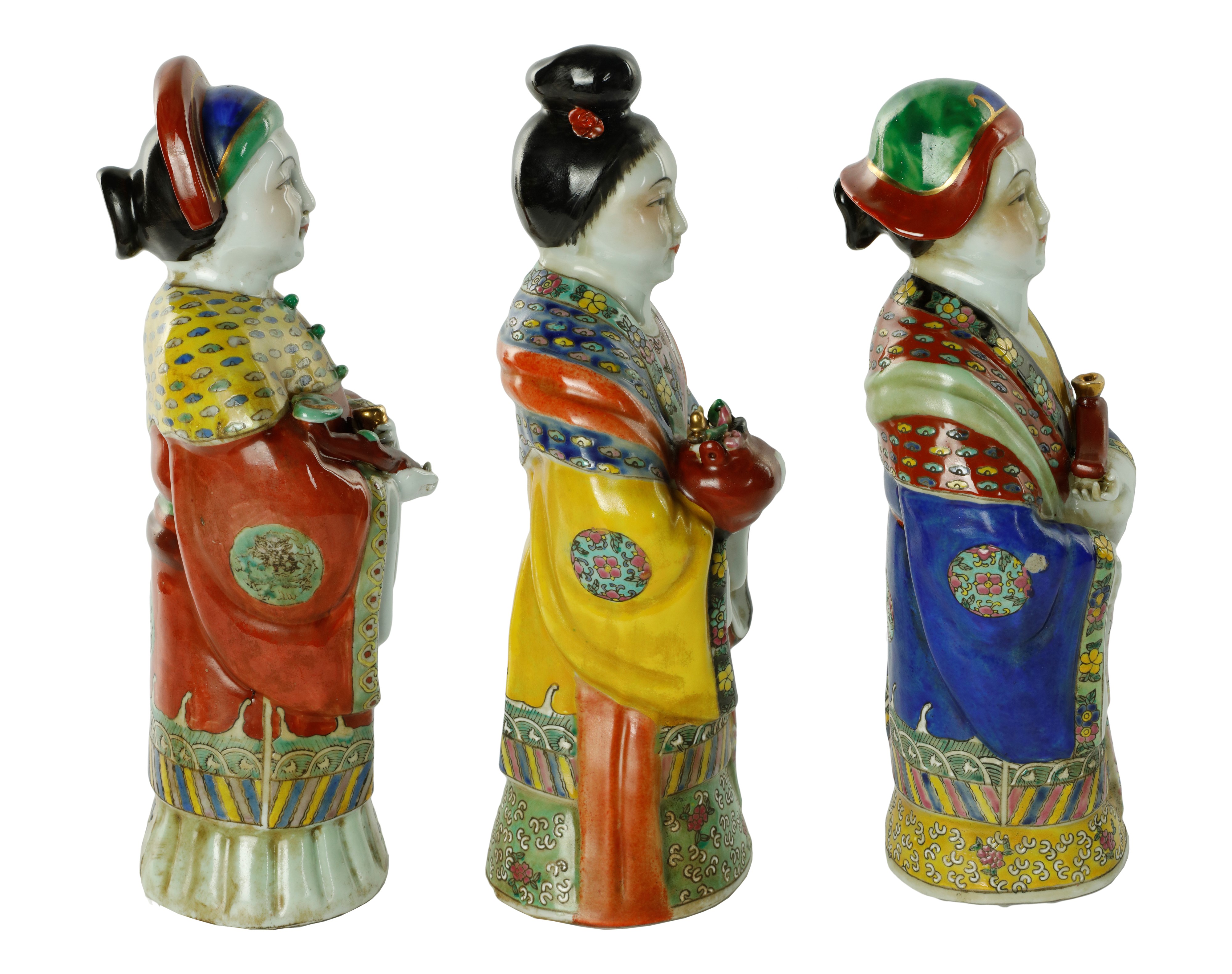 GRUPPO DI TRE FIGURE IN PORCELLANA - CINA-