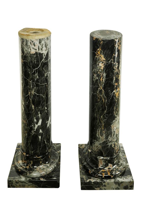 Coppia di belle colonne in marmo Portoro