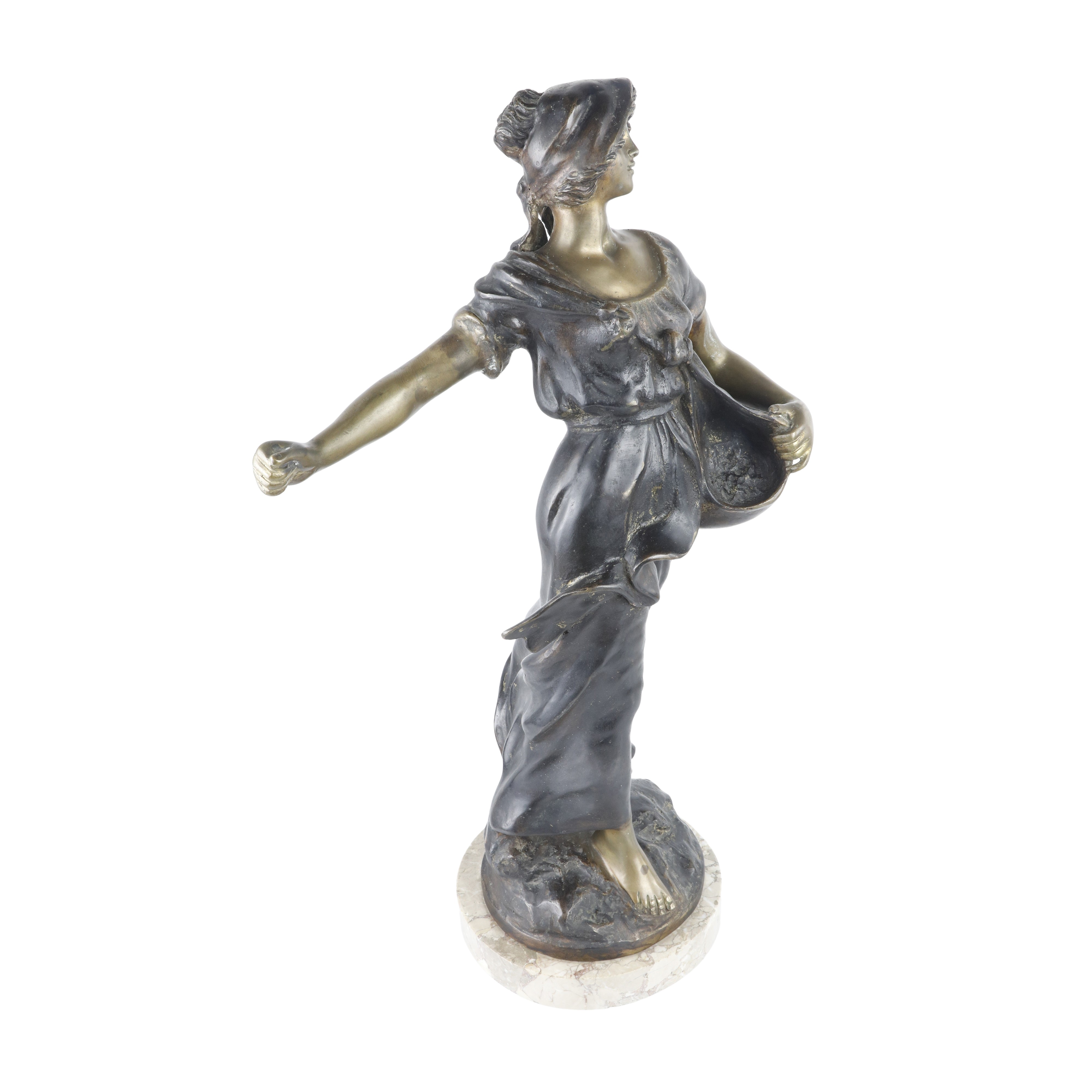 Autore ignoto, Seminatrice, scultura in bronzo patinato