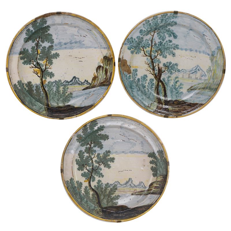 Tre piatti in ceramica di Castelli, Inizi XIX secolo
