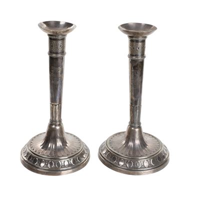Coppia di candelieri in argento 800, Neoclassici, inizio XIX secolo