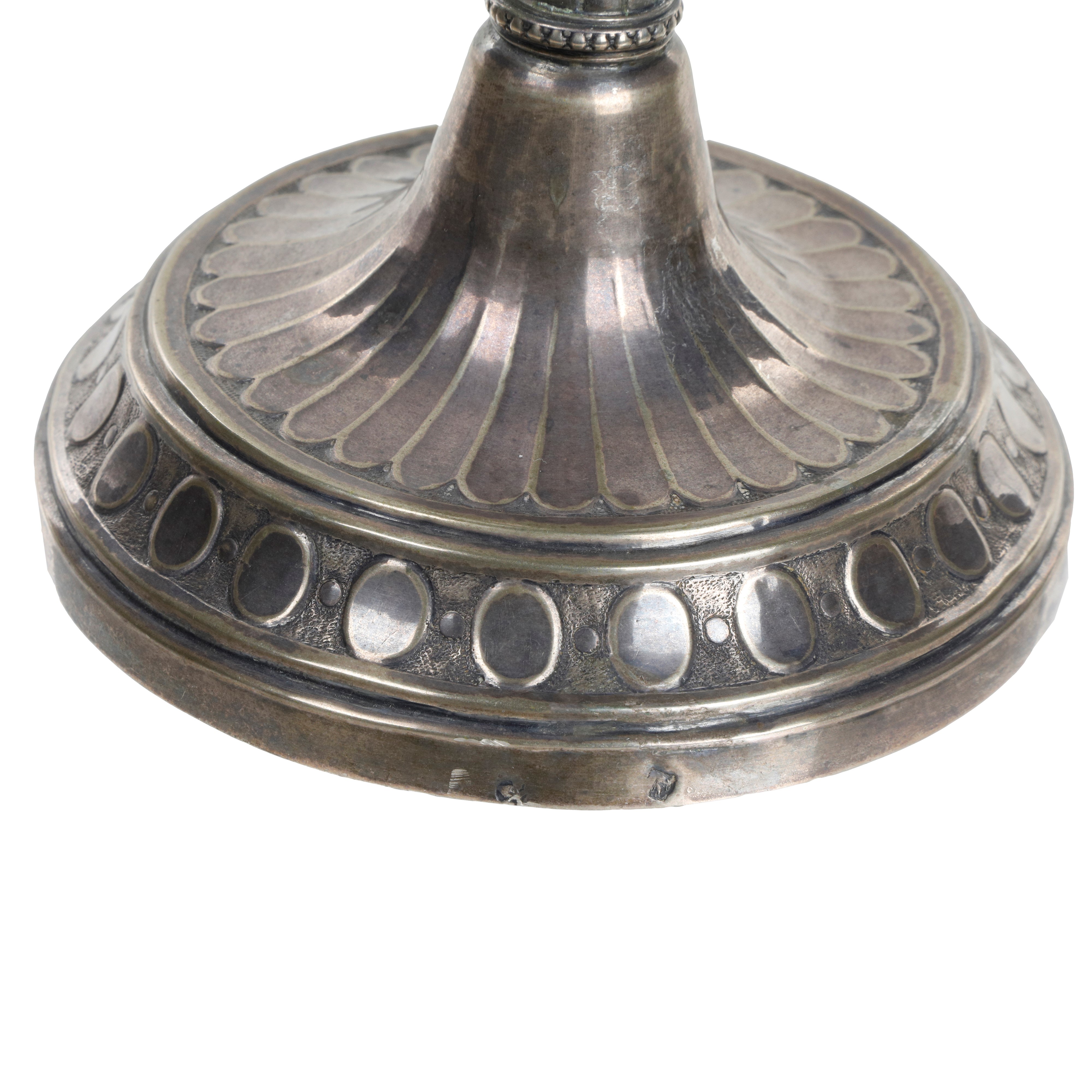 Coppia di candelieri in argento 800, Neoclassici, inizio XIX secolo