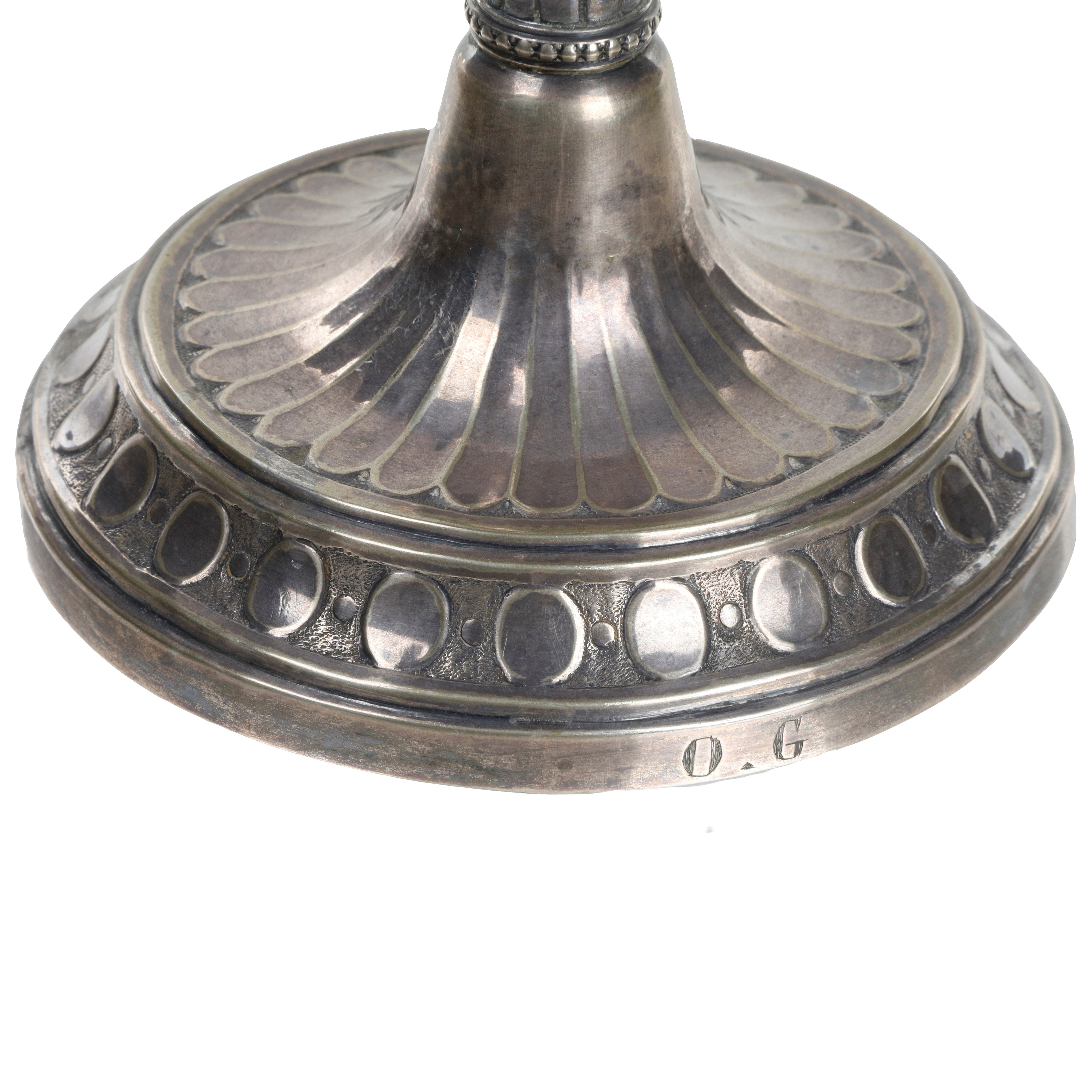 Coppia di candelieri in argento 800, Neoclassici, inizio XIX secolo