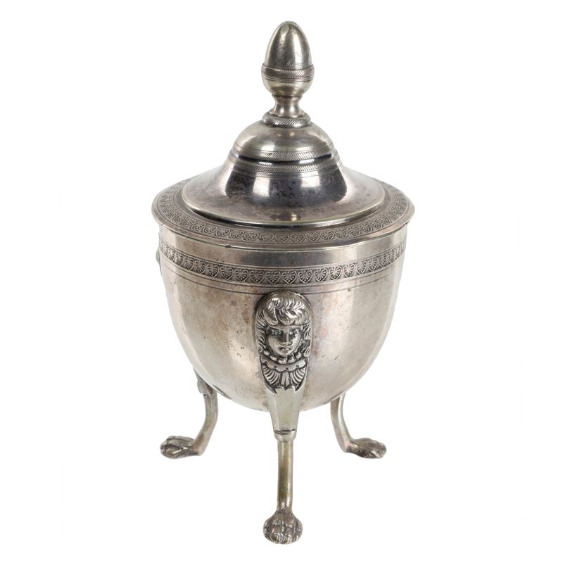 Zuccheriera in argento, stile Impero, cm 15,5 x 8,0