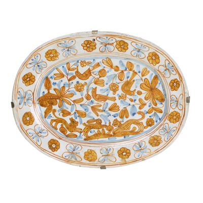 Ceramica, Vassoio decorato con uccelli e selvaggina