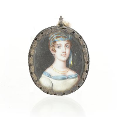 Miniatura in metallo argentato, volto di donna, stile Liberty, metà XX secolo
