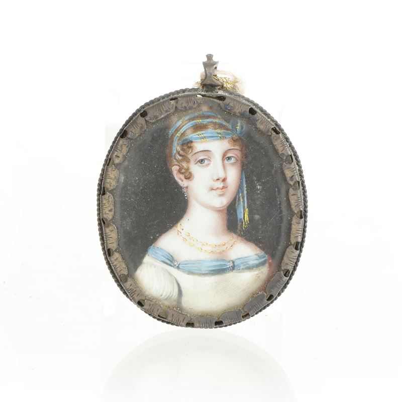 Miniatura in metallo argentato, volto di donna, stile Liberty, metà XX secolo