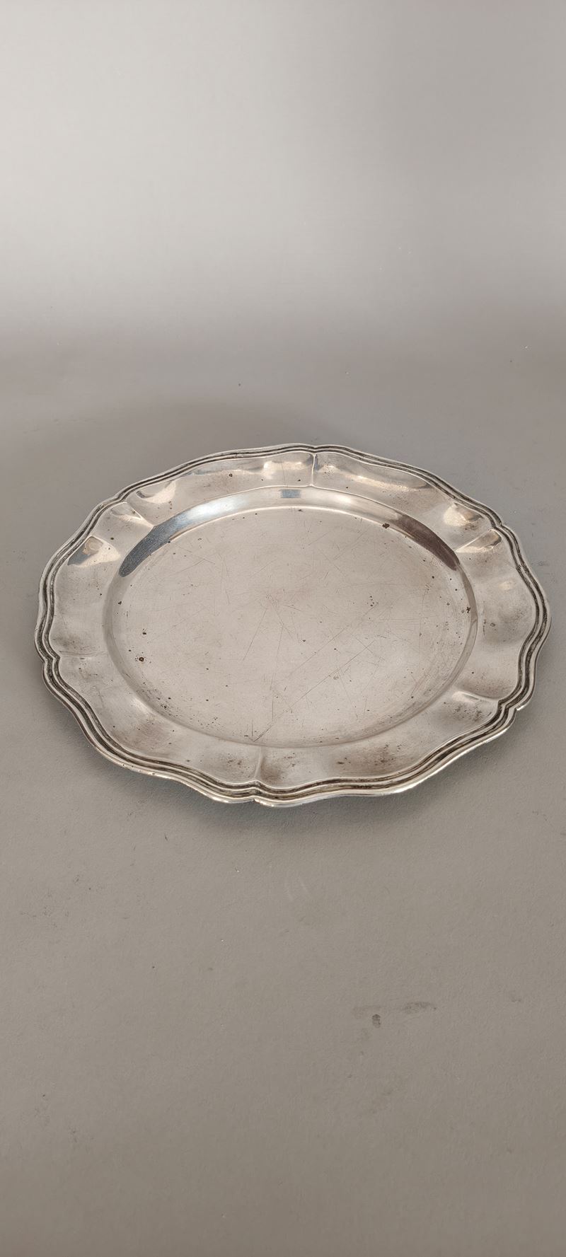 Piatto in argento del XIX secolo