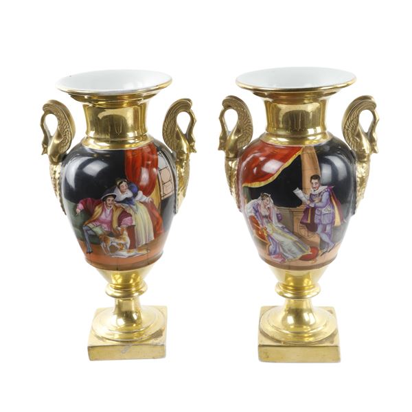 Coppia di vasi policromi ad anfora 