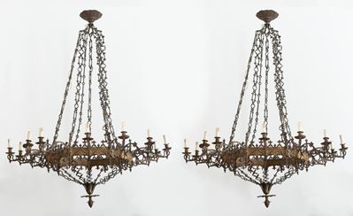 2 Lampadari Neogotici in Bronzo Brunito a 14 Luci