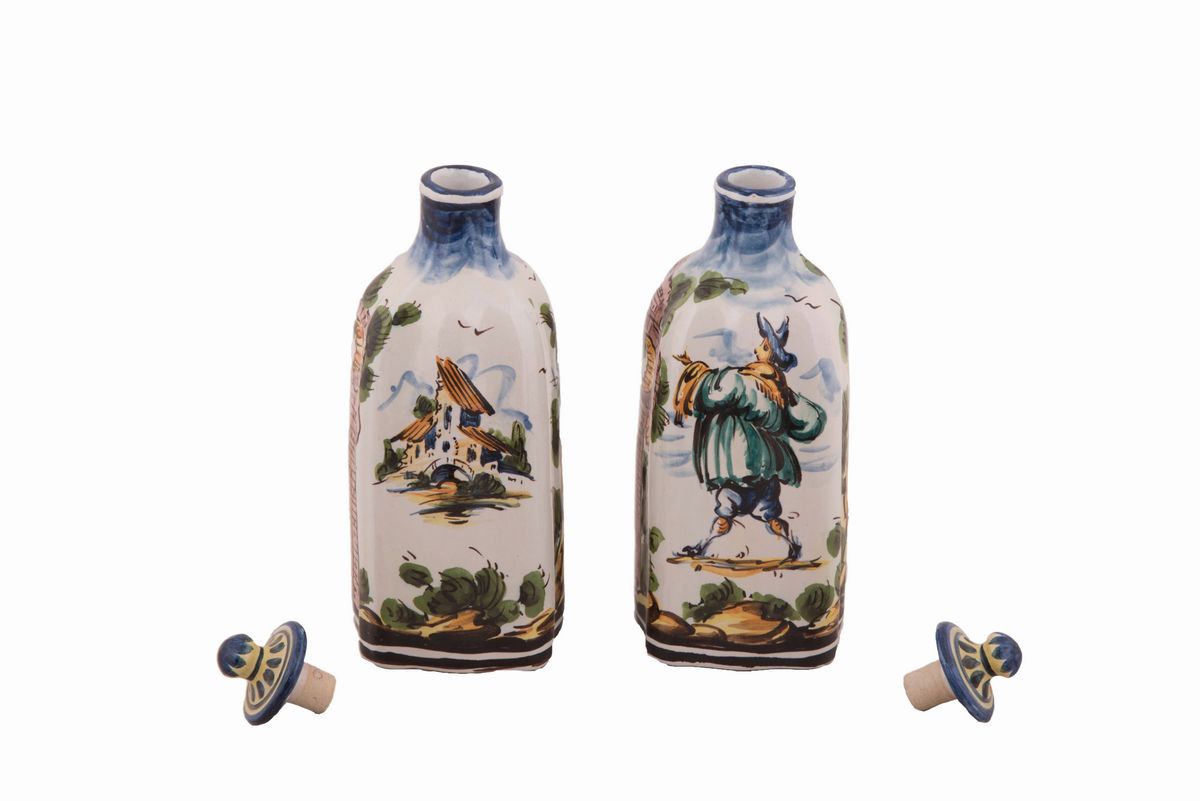 Coppia di Bottiglie con Tappo in Maiolica