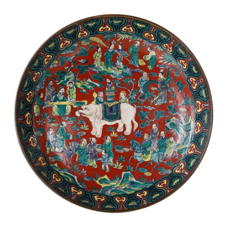 Piatto giapponese, Kutani, XIX secolo, periodo Edo/Meiji con decorazione di elefante