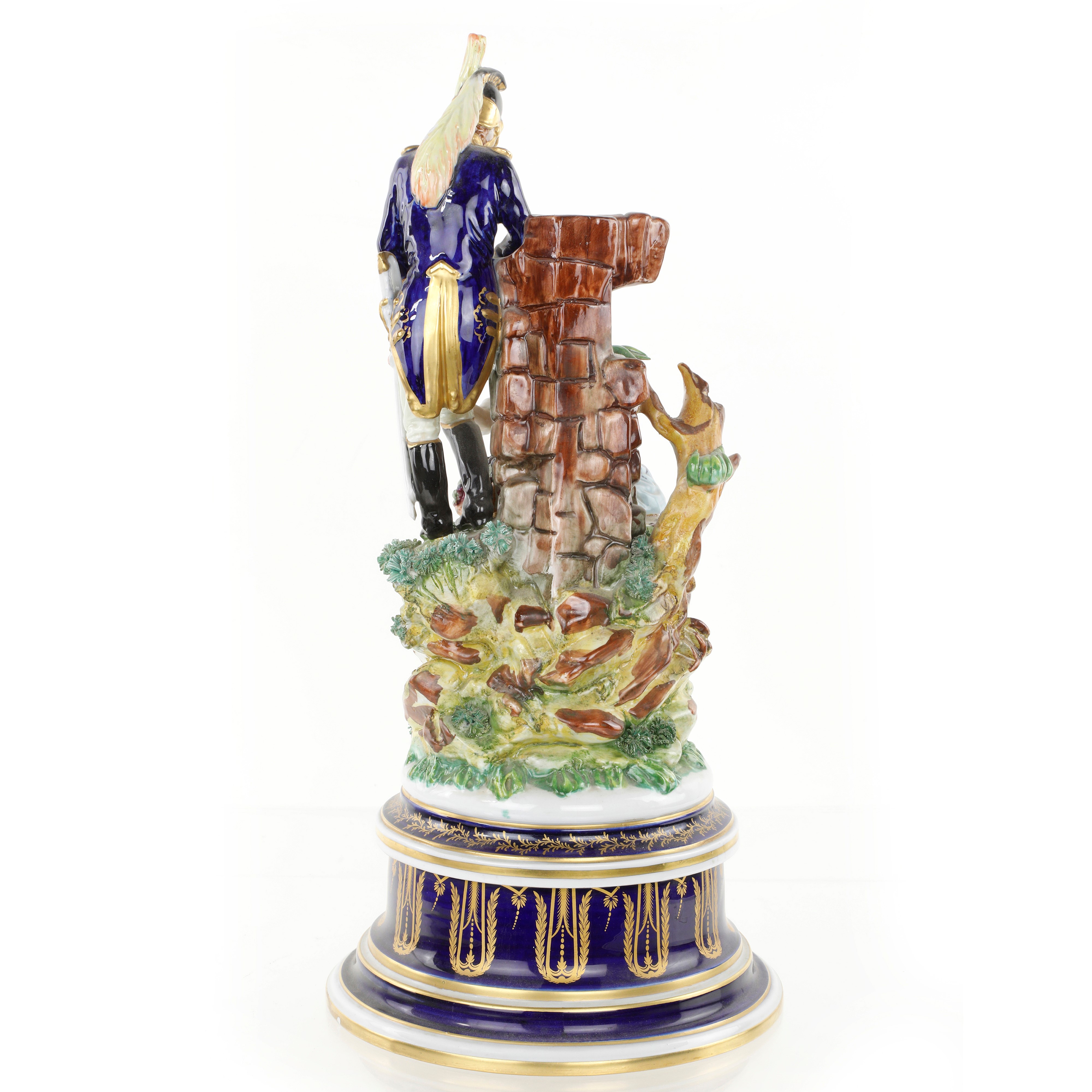 Gruppo in porcellana, 'Scena romantica con soldato e fanciulla', Limoges, Francia, XX secolo
