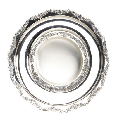 Centrotavola in argento 800 con tre piedini