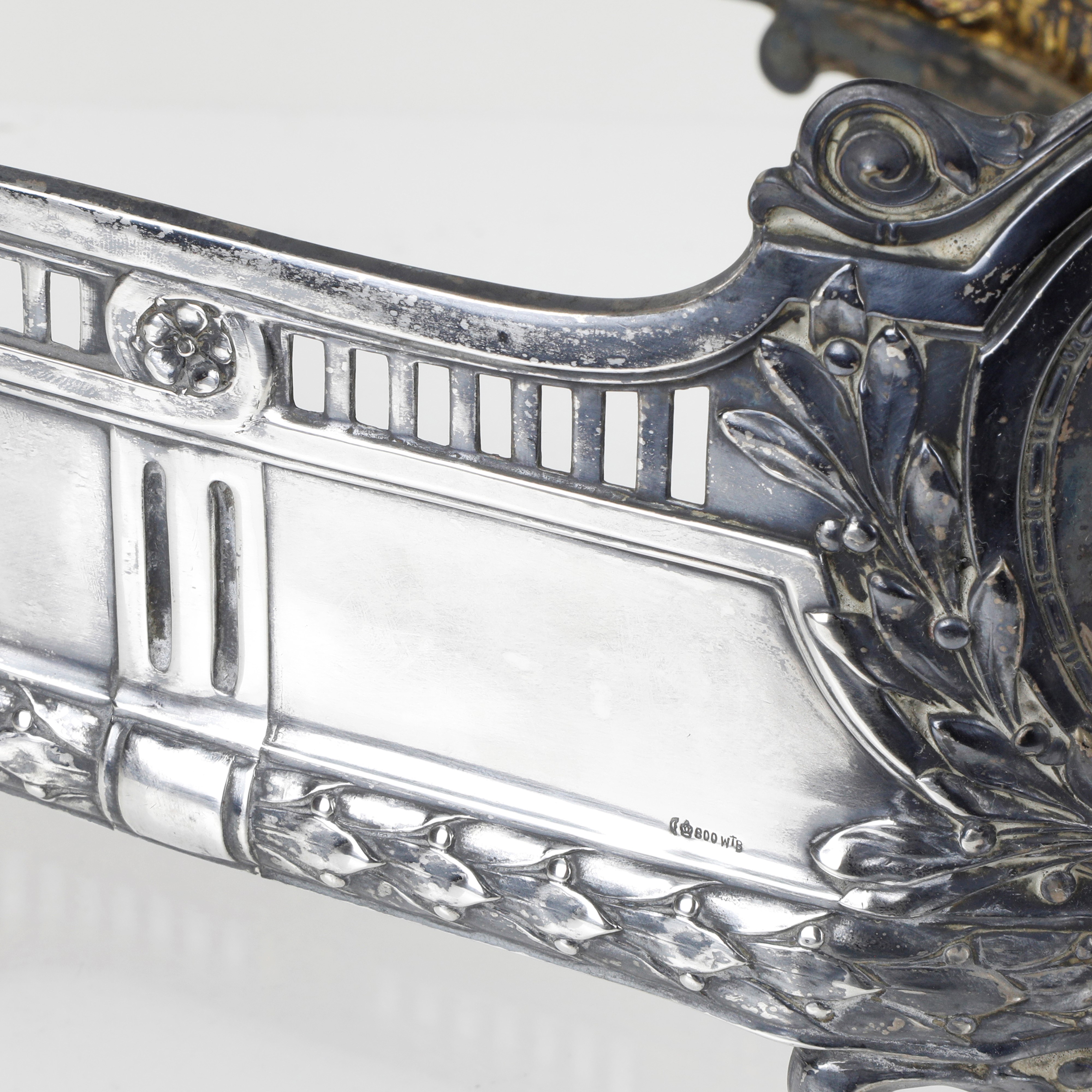 Wilhelm Binder, Grande centrotavola in argento 800, inizi XIX secolo