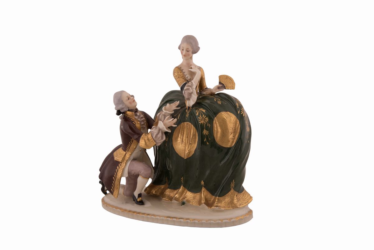 Scultura in Porcellana Dipinta Capodimonte Raffigurante Scena di Corteggiamento