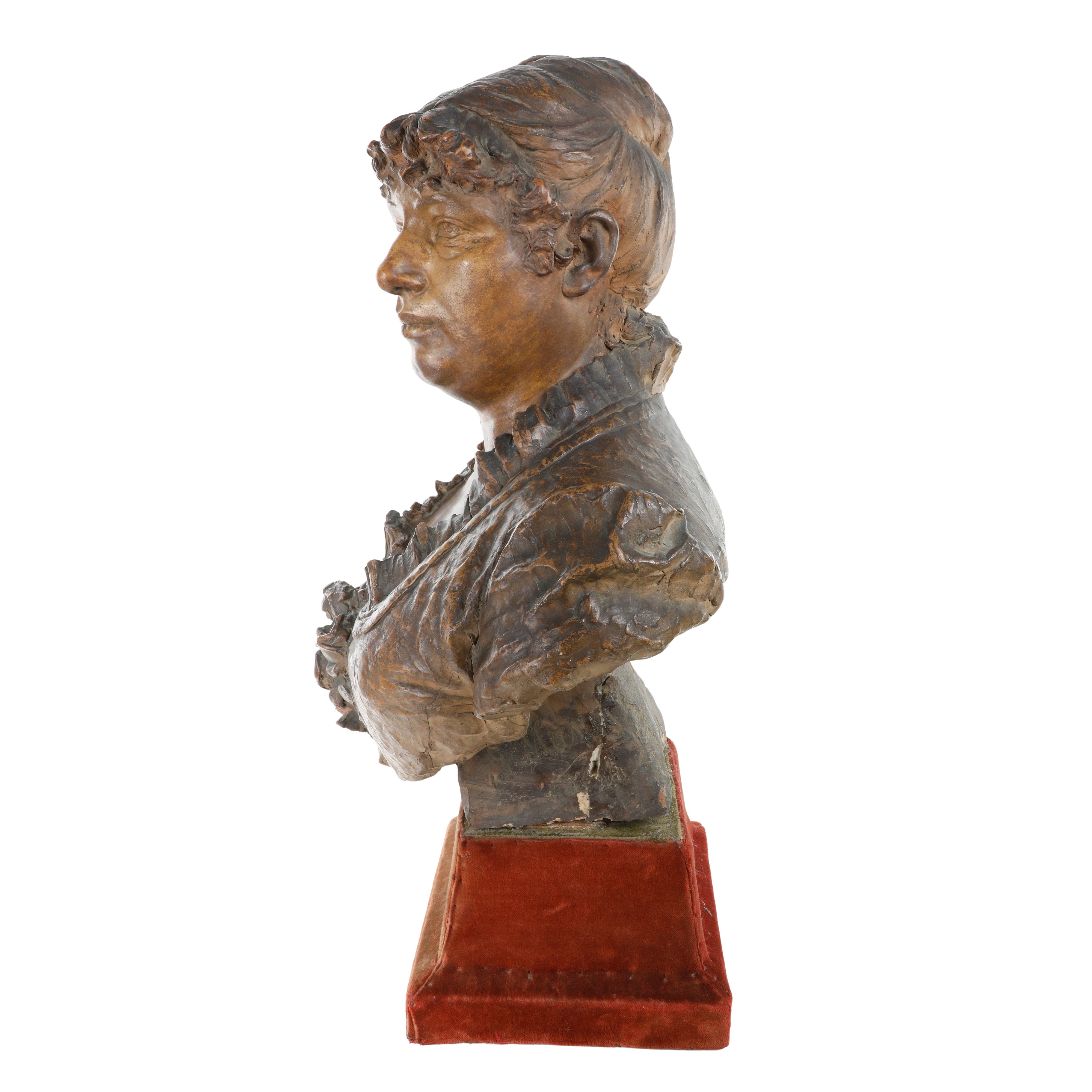 Mezzobusto di popolana in terracotta