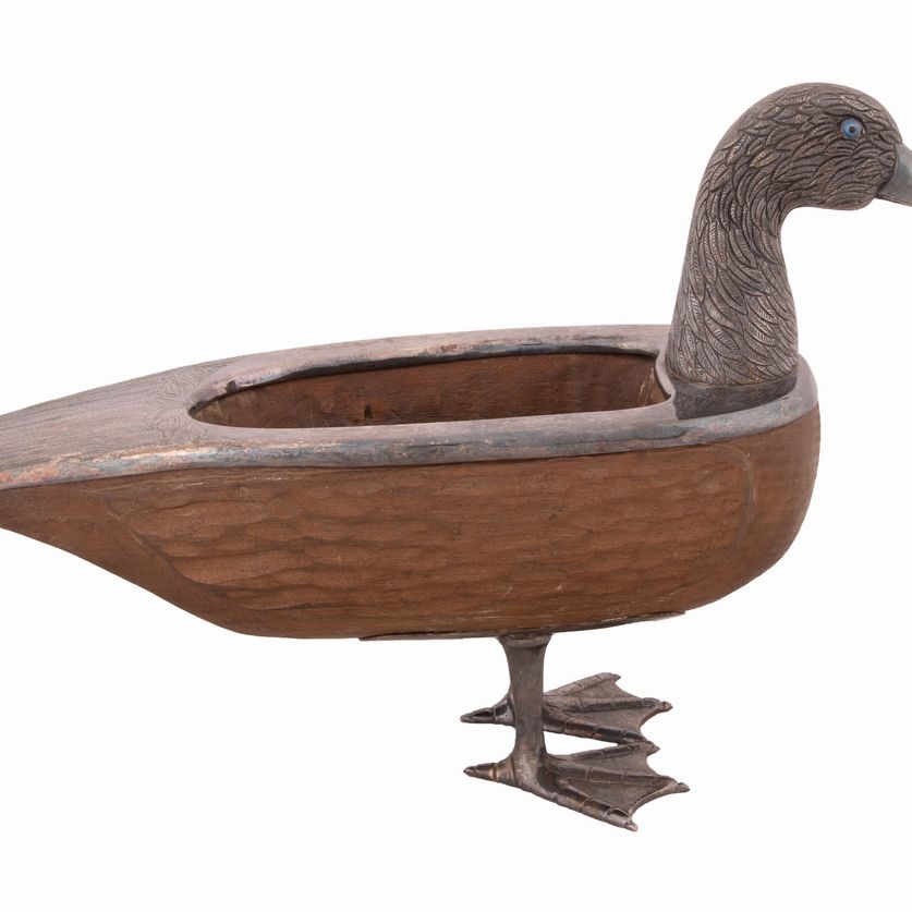 Scultura in Metallo e Legno Scavata a Vaso Raffigurante Papera