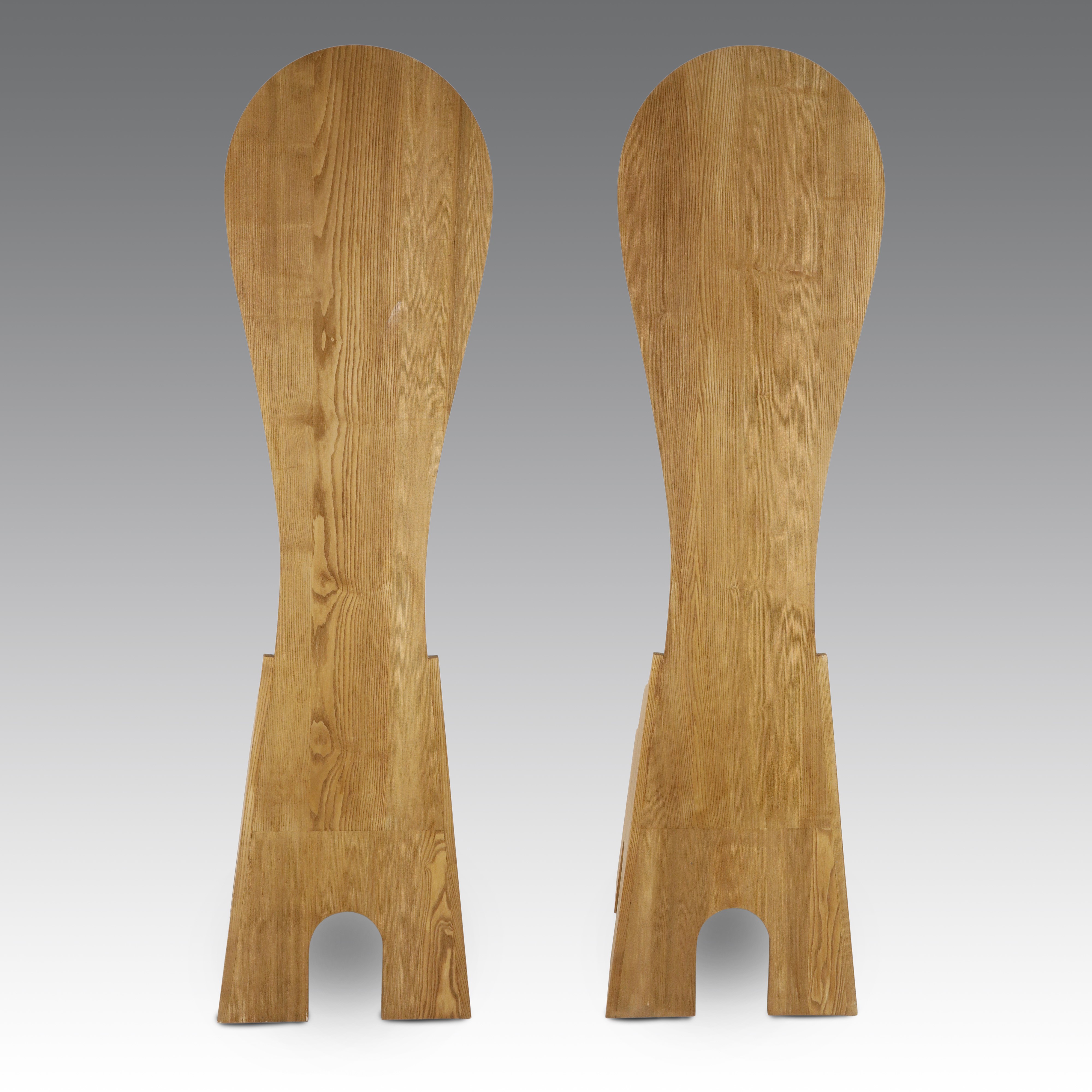 Mario Ceroli - Due poltrone in legno della serie «Mobili nella Valle» (produzione Poltronova), 19...