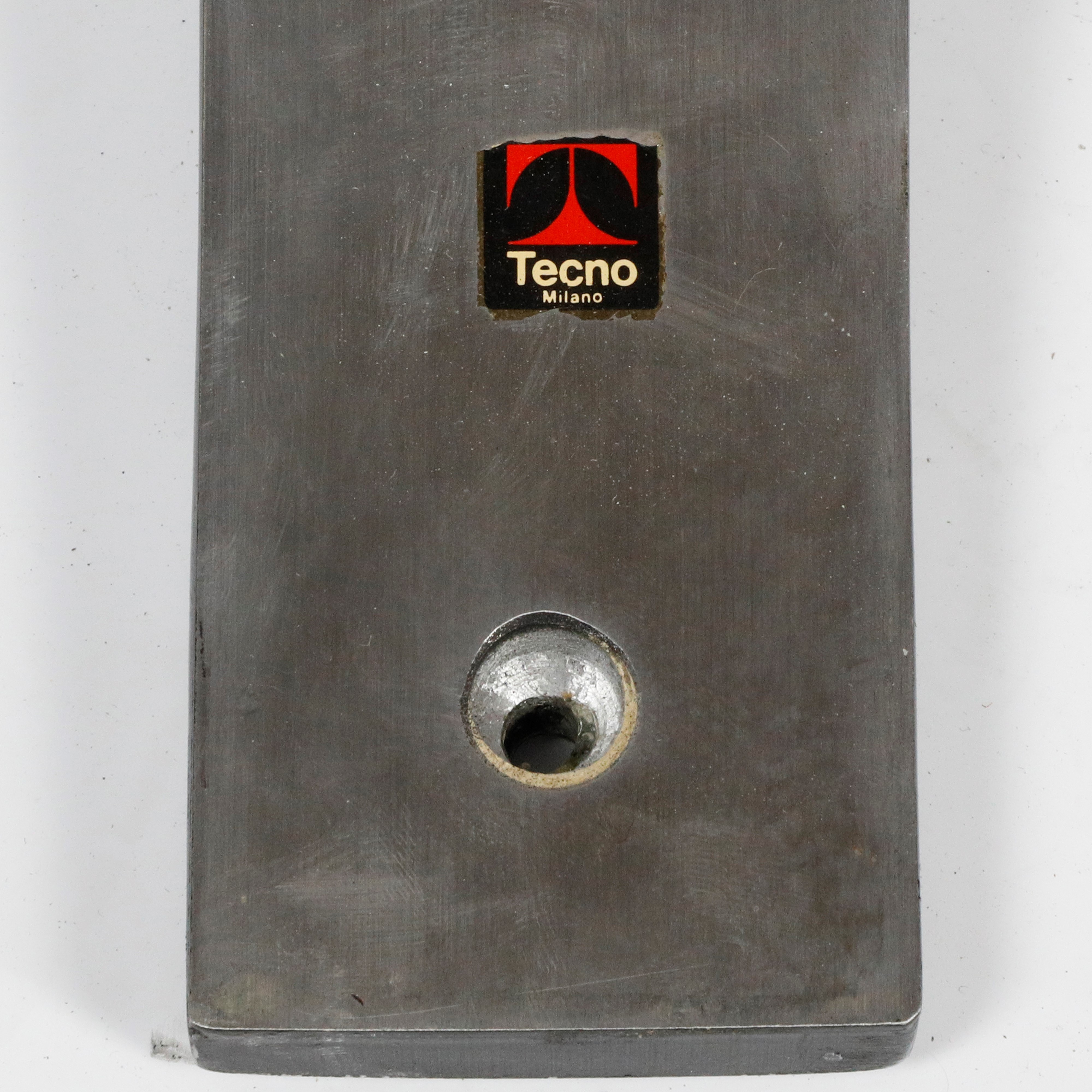 Osvaldo Borsani - Tavolo modello “T69” (Tecno), struttura in alluminio e piano in vetro, 1963