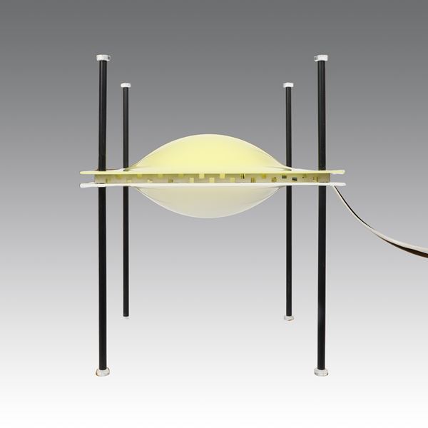 Ettore  Sottsass - Lampada da tavolo modello "12639", produzione Arredo Luce - Italia