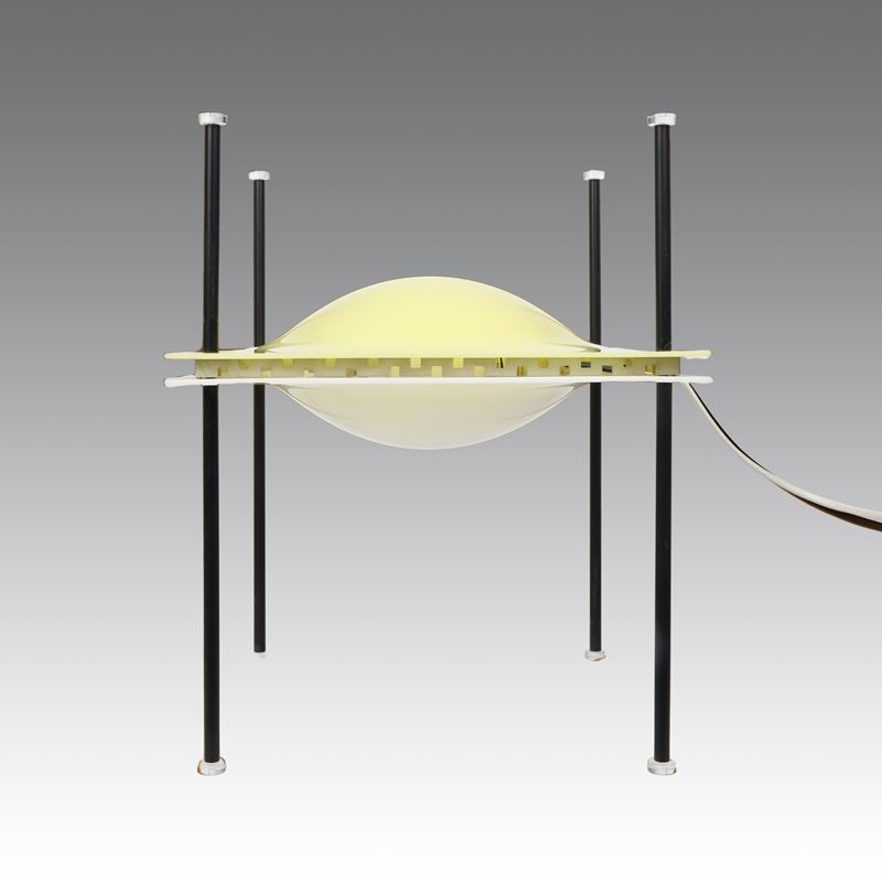 Ettore Sottsass - Lampada da tavolo modello “12639” “Palafitta”, Arredoluce (Italia), diffusore i...