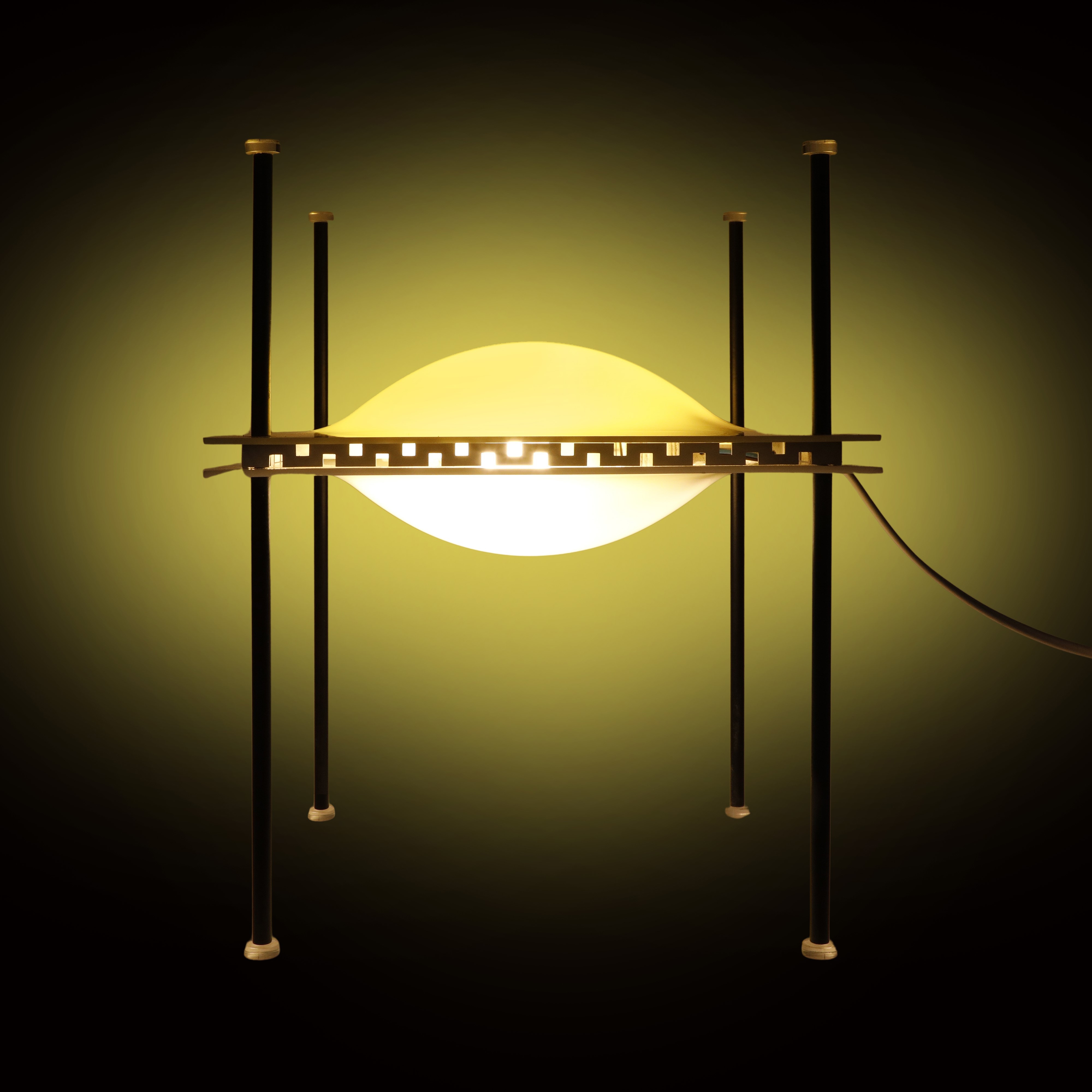 Ettore Sottsass - Lampada da tavolo modello “12639” “Palafitta”, Arredoluce (Italia), diffusore i...