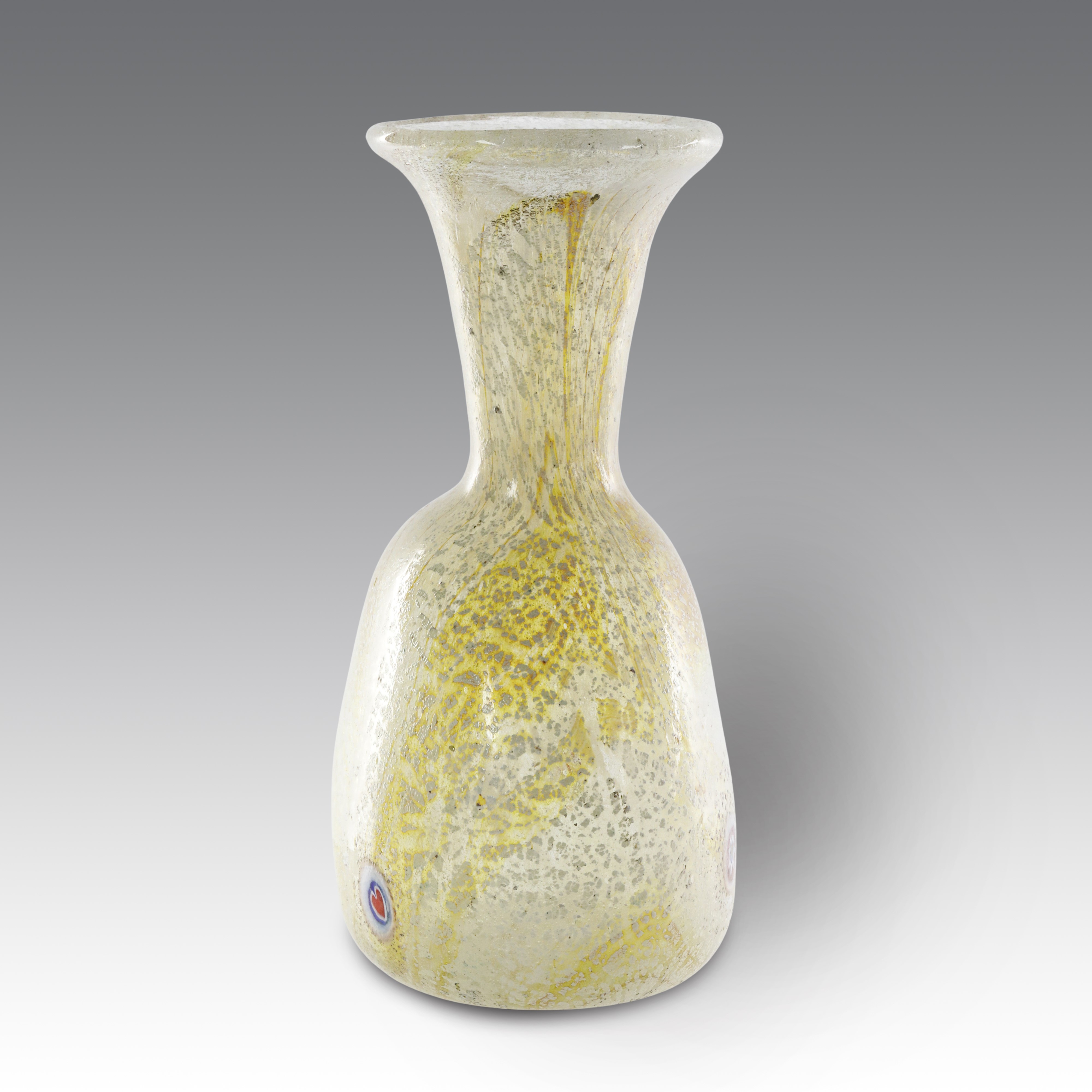 La Murrina, Vaso sferico con alto collo conico in pasta vitrea incamiciata con murrina a cuore, M...