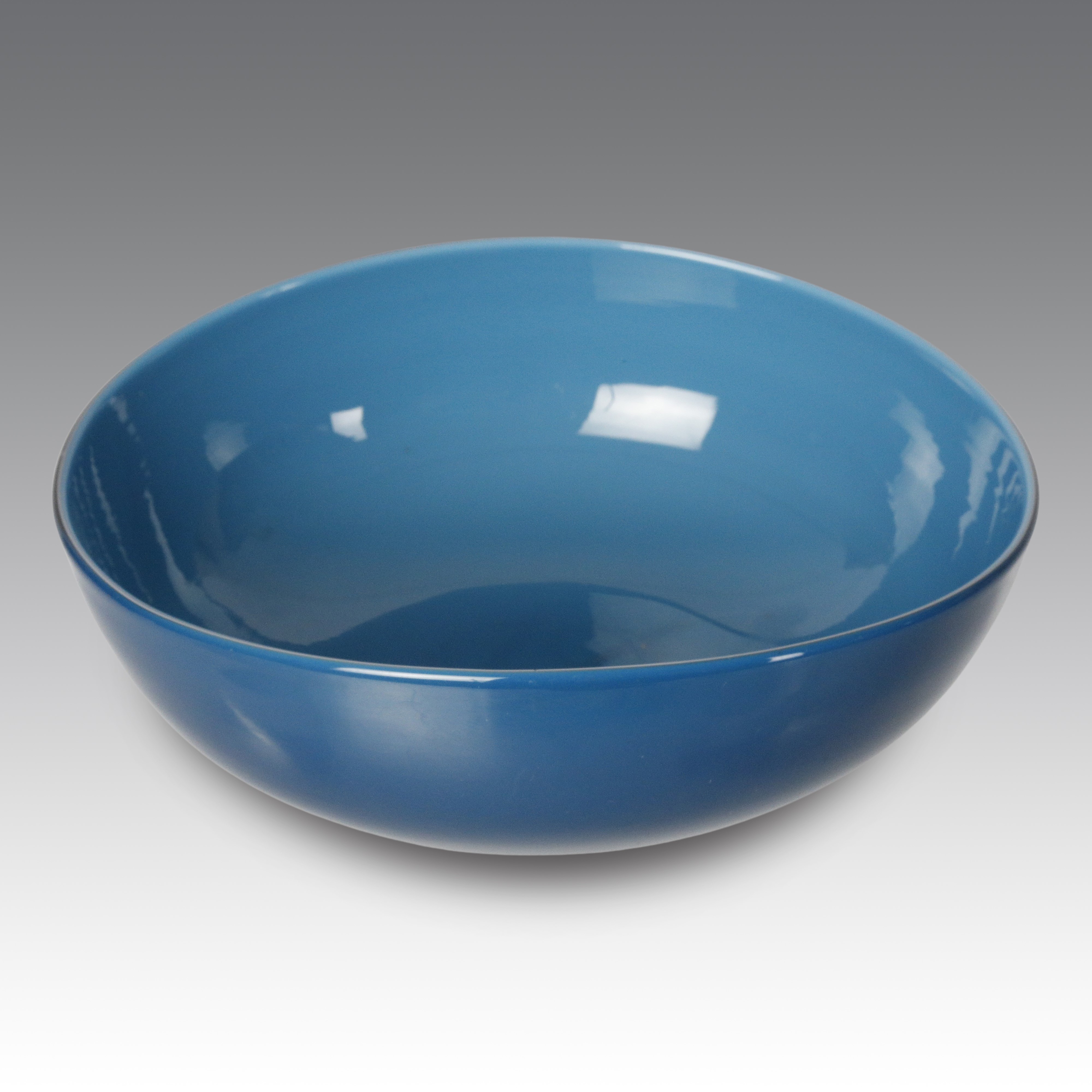 Coppa semisferica in vetro blu (produzione Venini & co.), Italia
