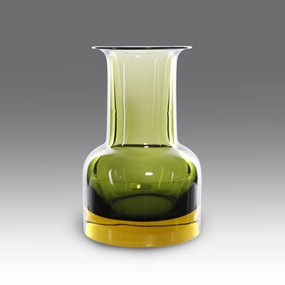 Vaso modello “13861” in vetro sommerso verde e giallo