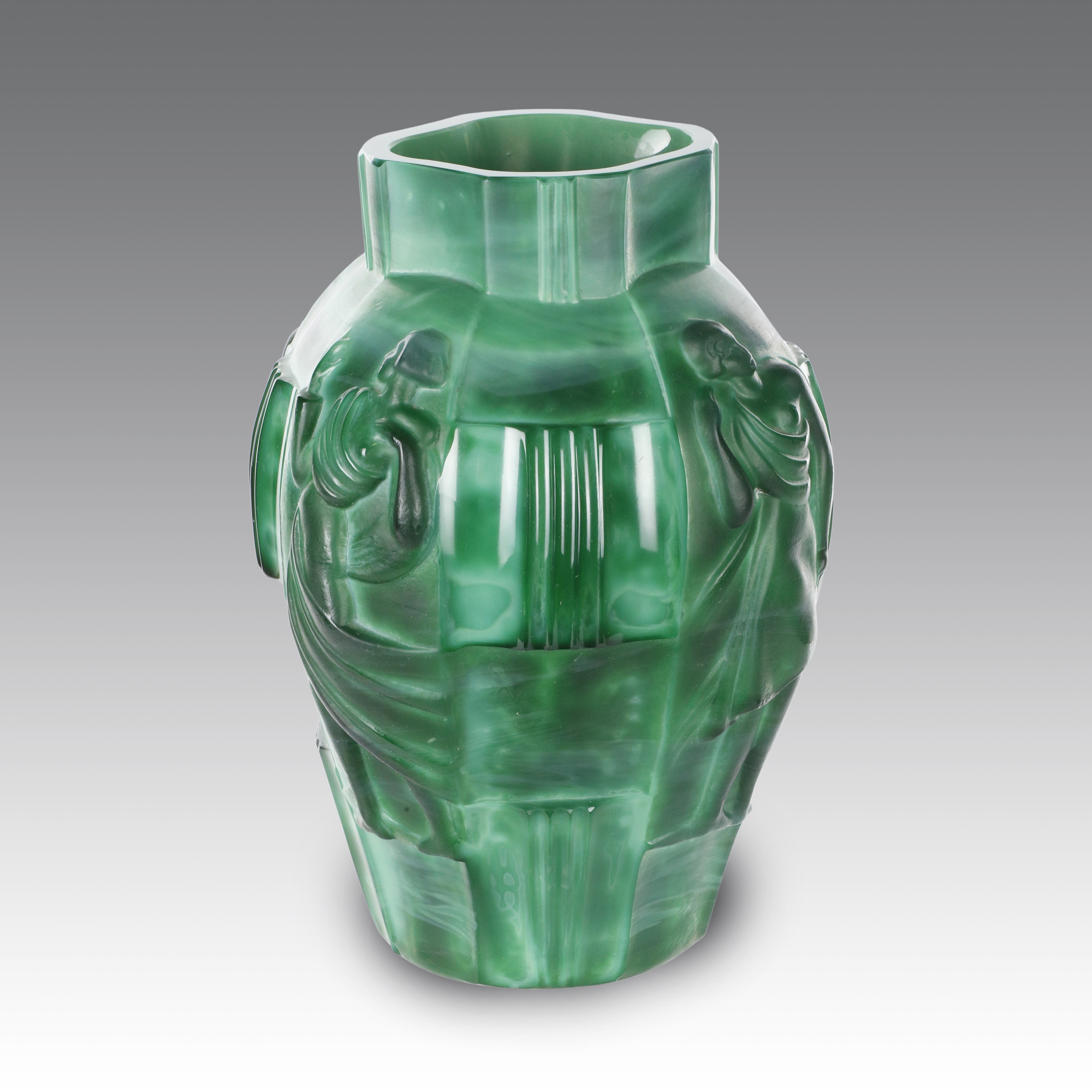 Arthur Plewa - Vaso in vetro “giada” opale verde, produzione Curt Schlevogt (Cecoslovacchia), 193...