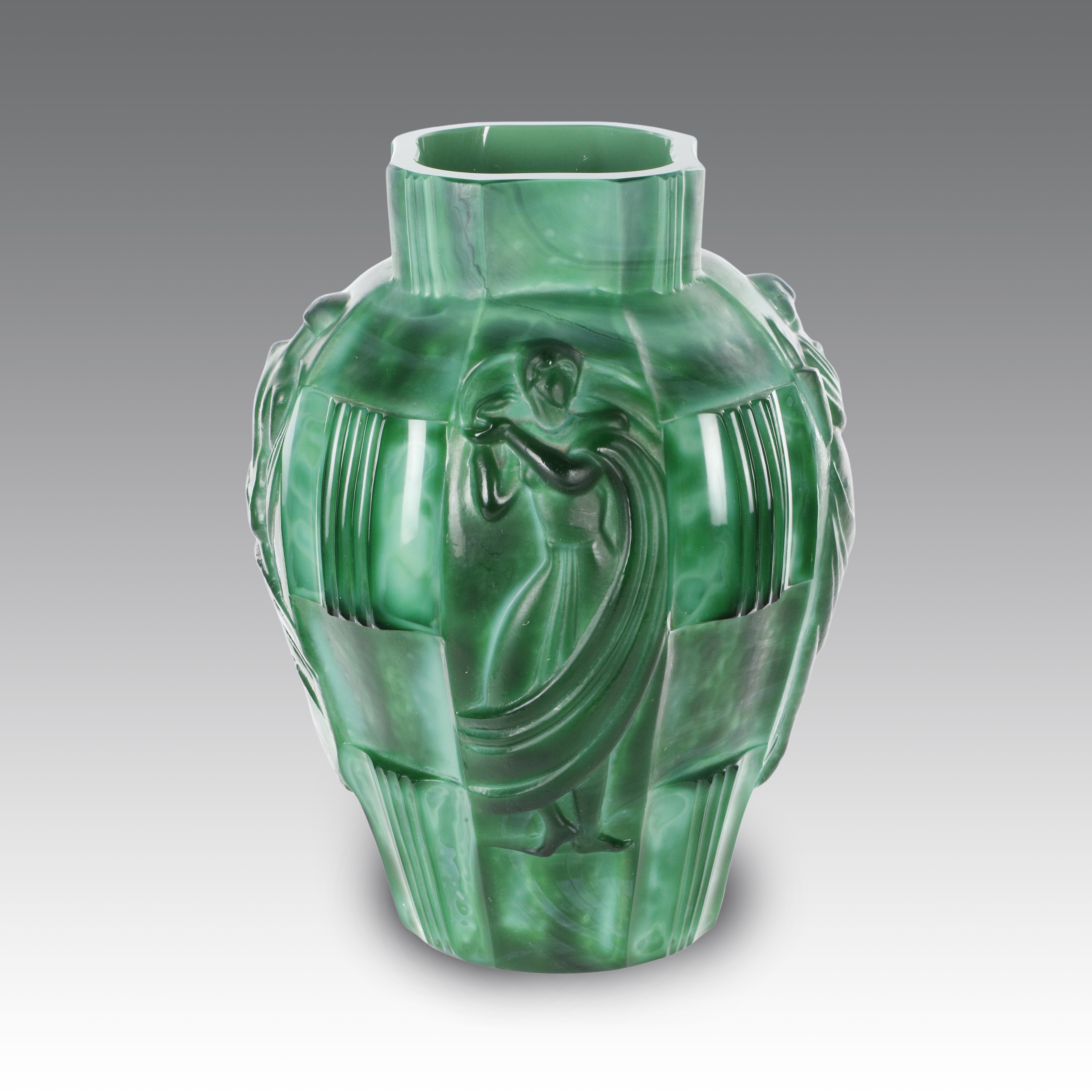 Arthur Plewa - Vaso in vetro “giada” opale verde, produzione Curt Schlevogt (Cecoslovacchia), 193...