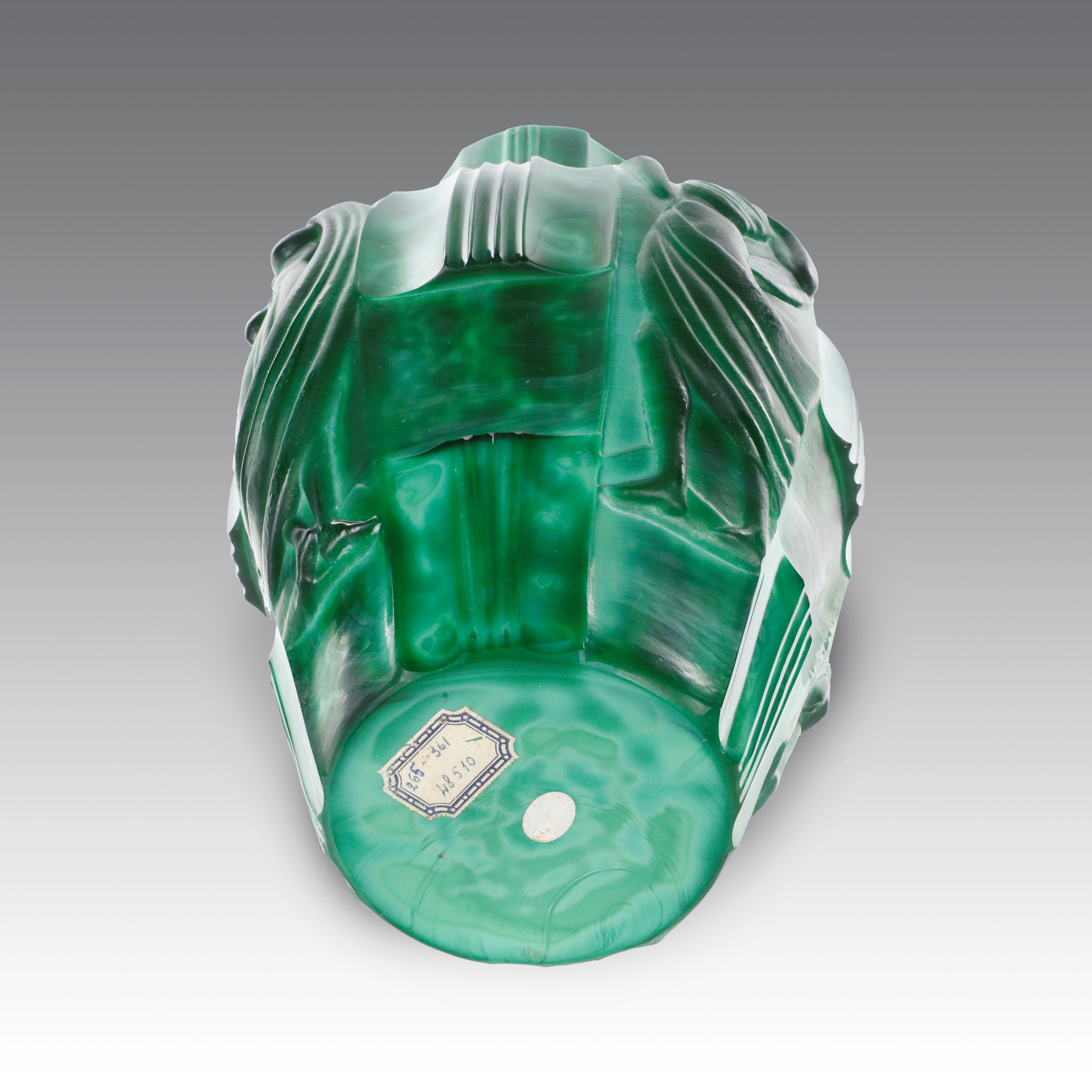Arthur Plewa - Vaso in vetro “giada” opale verde, produzione Curt Schlevogt (Cecoslovacchia), 193...