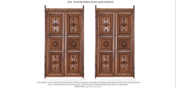 Porta a due battenti in legno intagliato - India