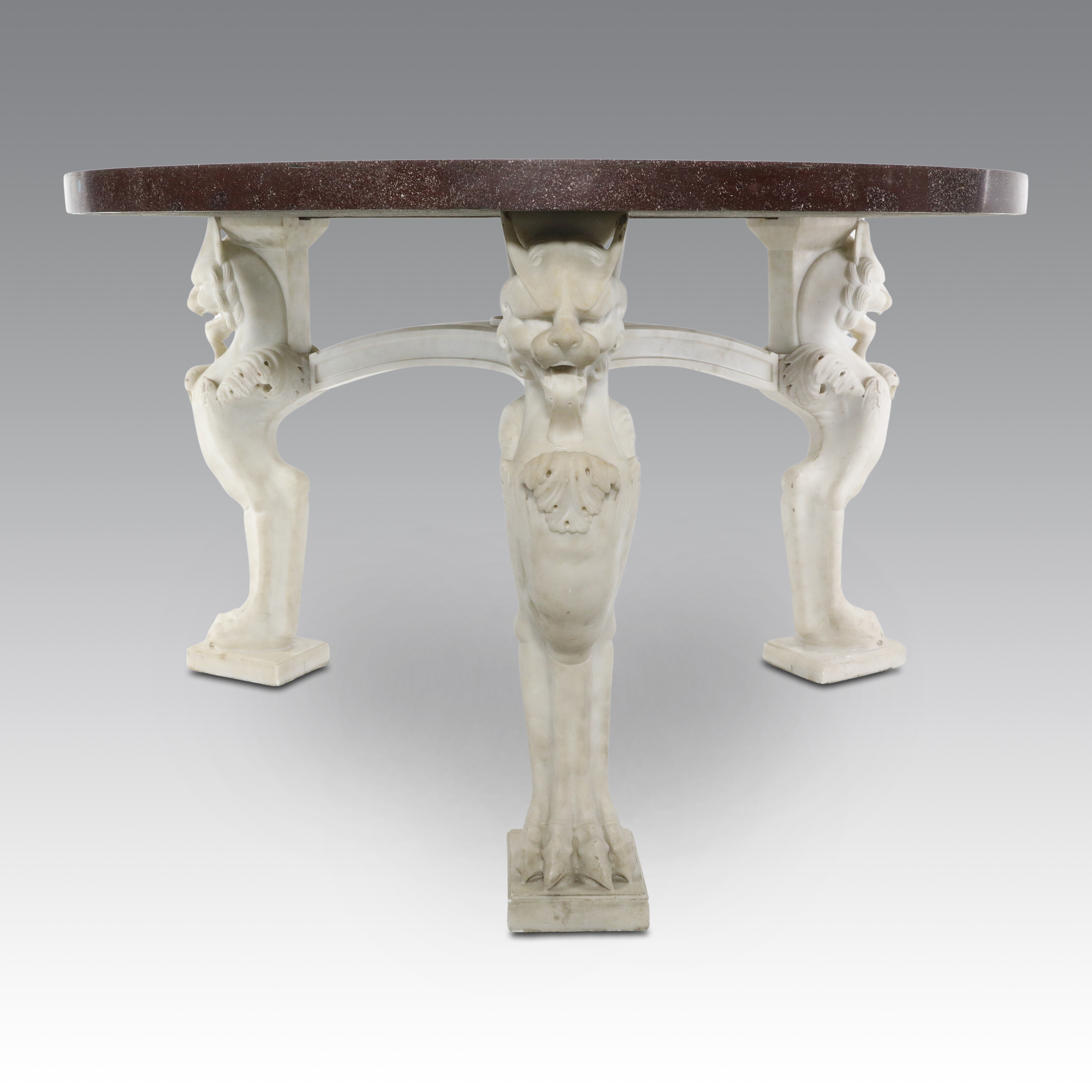 Celeste Dell'anna - Tavolo tondo in porfido egiziano con gambe leonine in marmo di Carrara, XIX s...