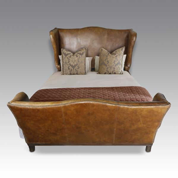 Letto matrimoniale in pelle Chester, produzione Inghilterra
