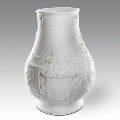 Jean Boggio, Vaso in biscuit bianco «Impression China» (ispirazione orientale)