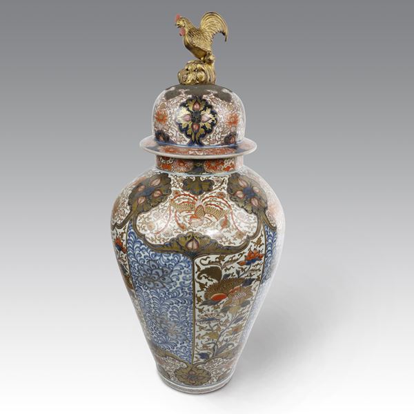 Grande potiche Imari in porcellana policroma giapponese del periodo Genroku