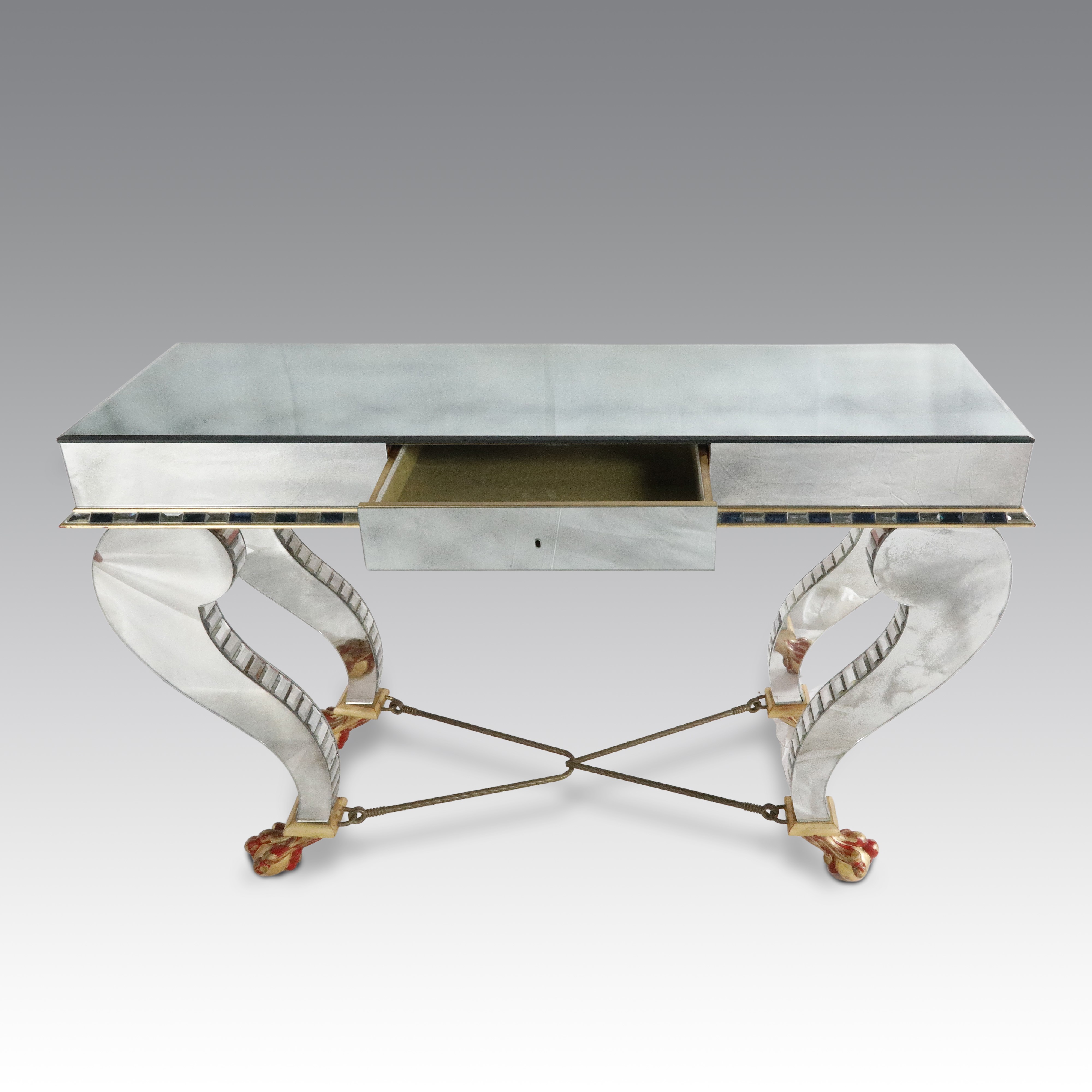 Celeste Dell'anna - Console specchiata con piedi “claw & ball”